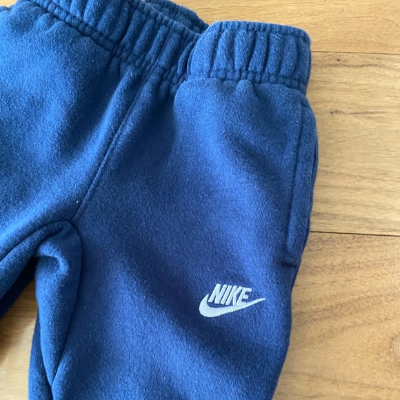 Boys Nike sweatpants - Picture 3 of 5